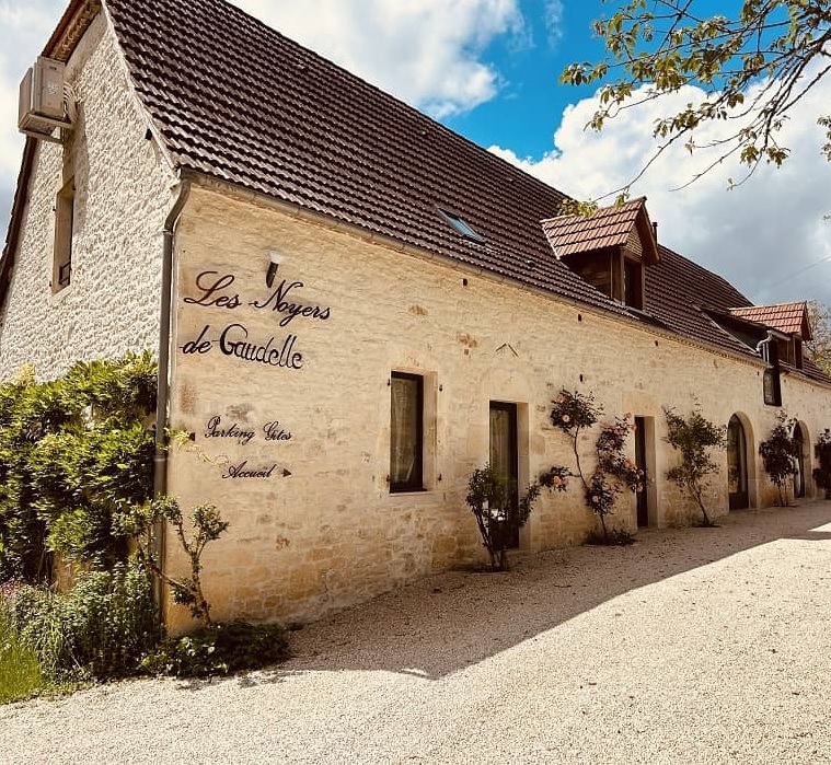 gites spa avec piscine perigord dordogne lot